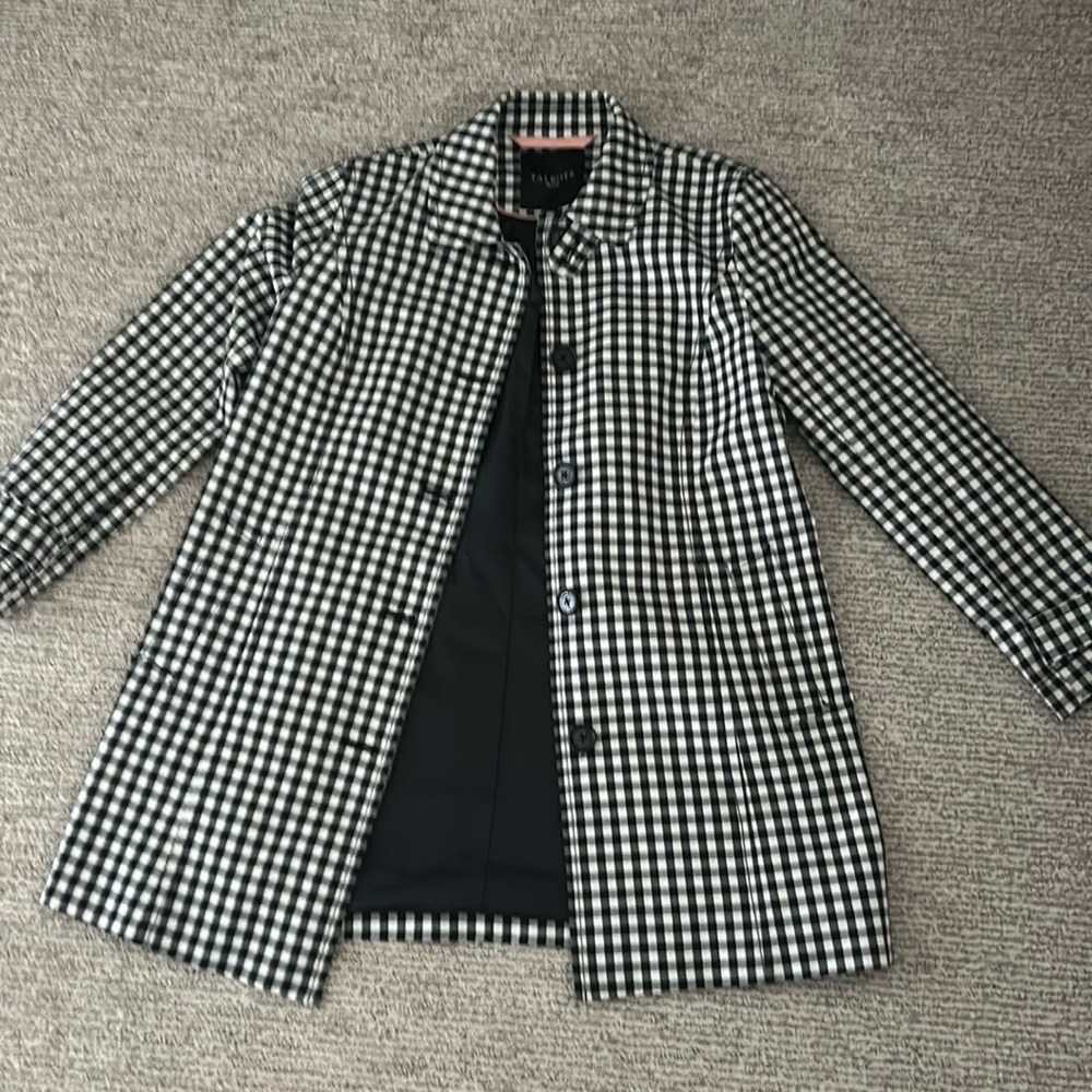 Talbots petite gingham print Mac raincoat. Size 4, like new.